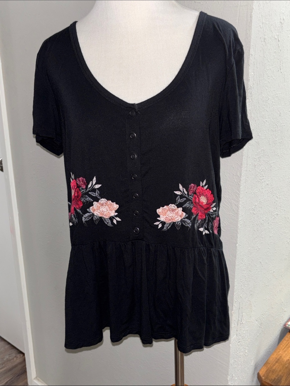 Black Floral Embroidered V-Neck Peplum Top